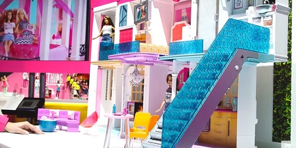 La maison de poupée 'Hello Dreamhouse' de Barbie pour enfants 