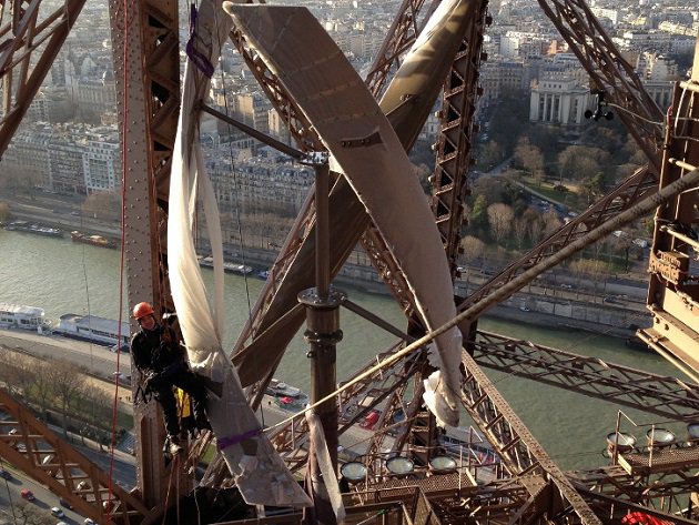 eoliennes-axe-vertical-energie-verte-tour-eiffel-2